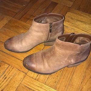Clarks heeled bootie